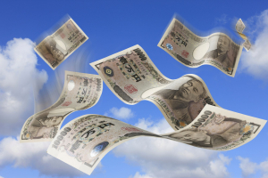 「消費税減税」対「一律給付」